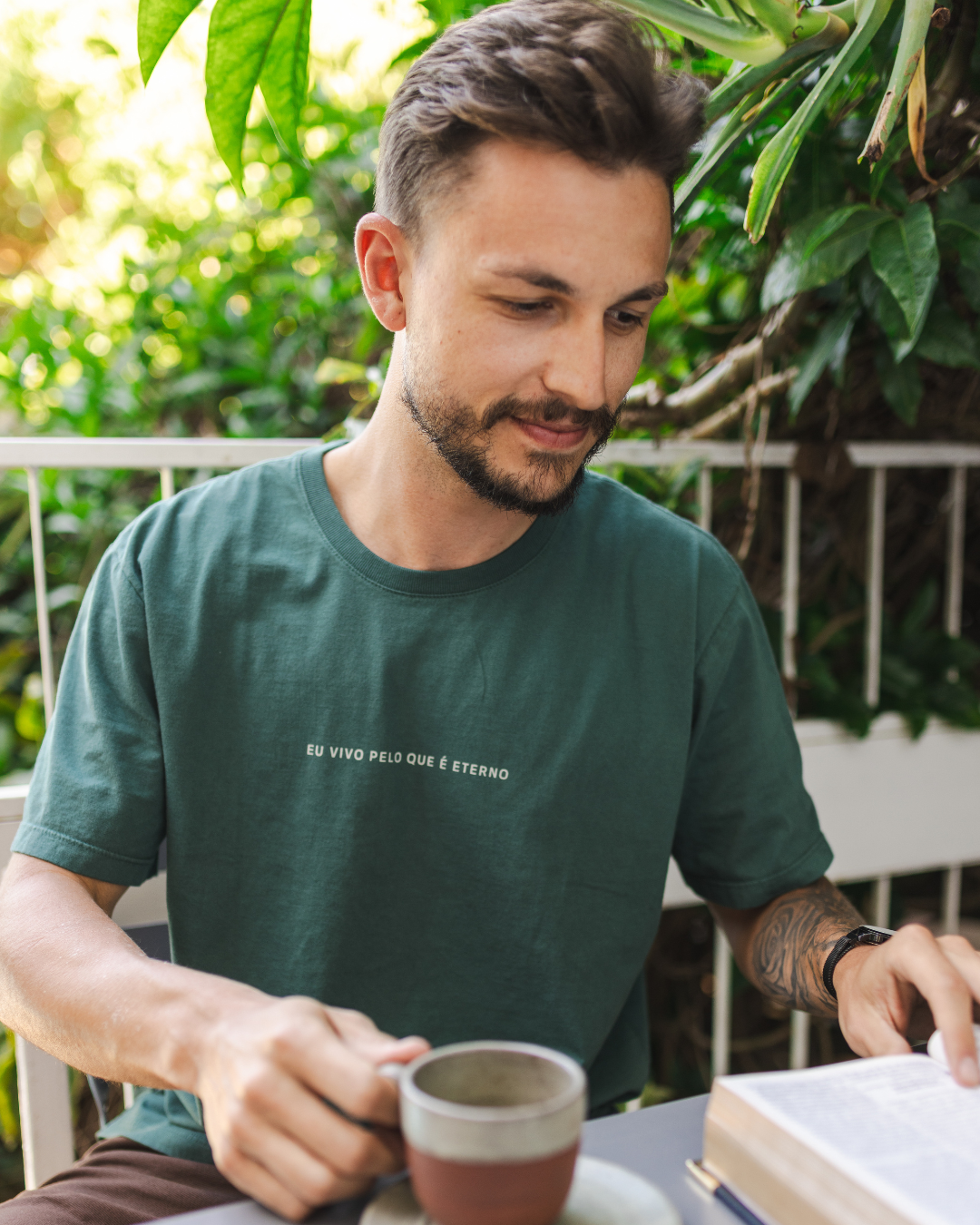 Camiseta Clássica Masculina - Eterno