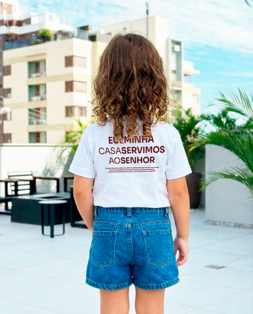 Camiseta Infantil Offwhite - Eu e minha casa servimos ao senhor