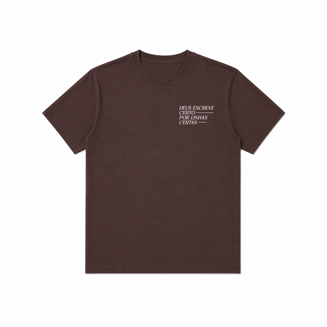 Camiseta Clássica Feminina - Deus escreve certo