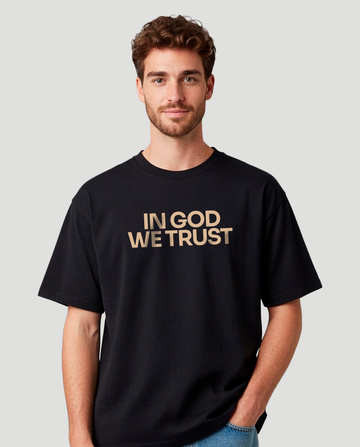 Camiseta Oversized - In GOD we trust