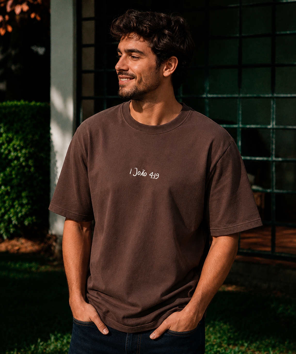 Camiseta Clássica Masculina - Ele Amou Primeiro