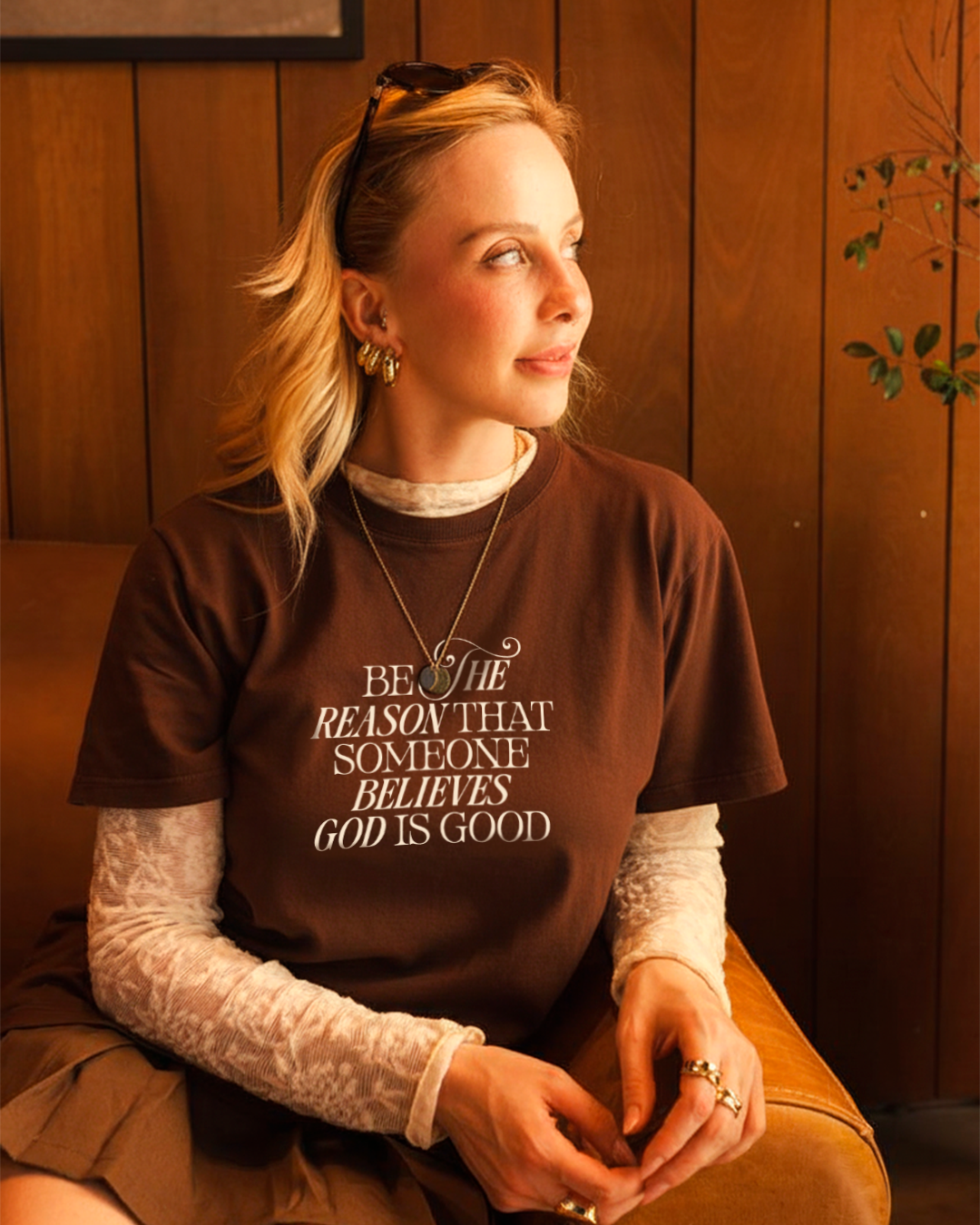 Camiseta Clássica Feminina - God is Good