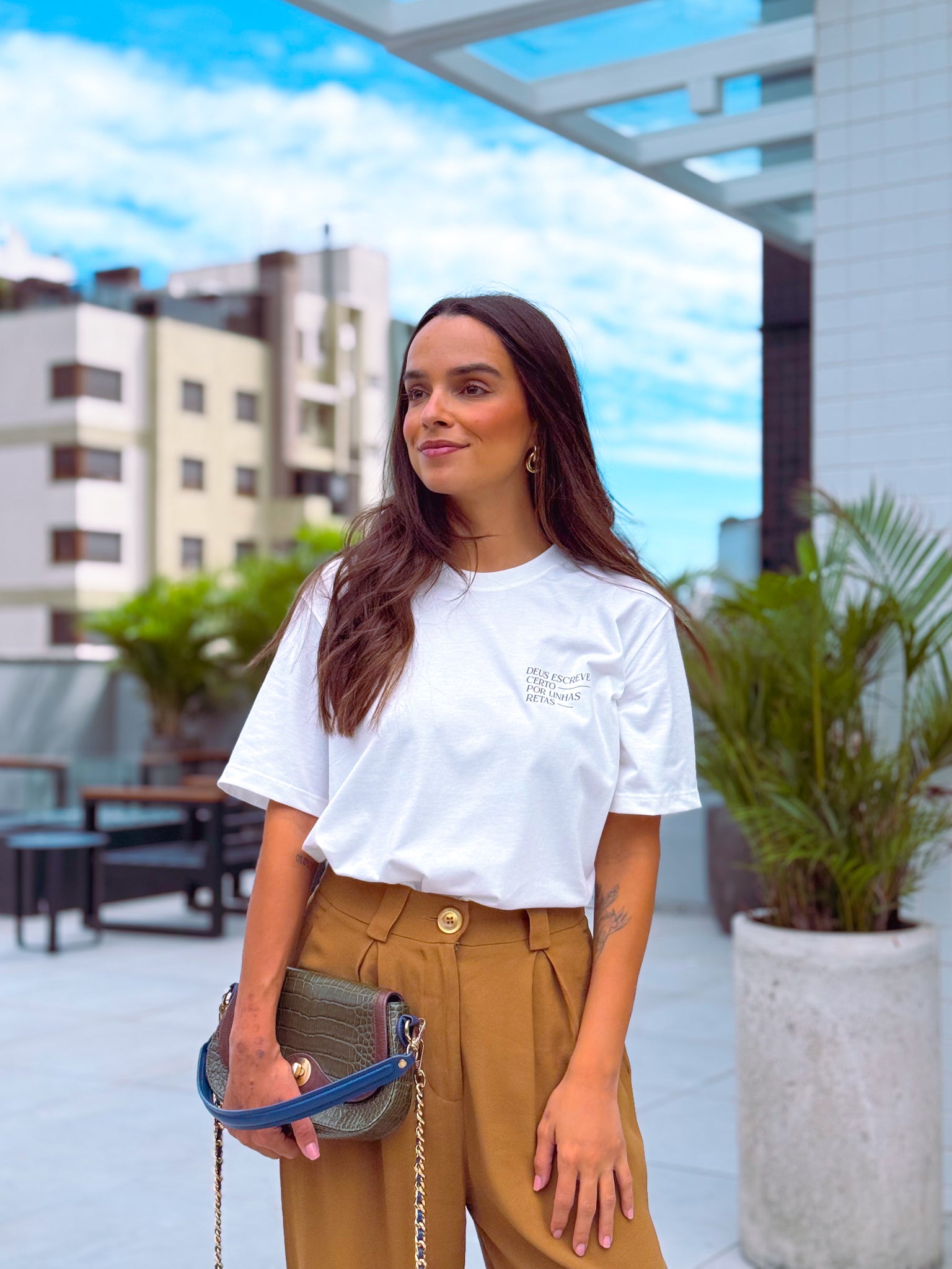 Camiseta Oversized Feminina - Deus escreve certo
