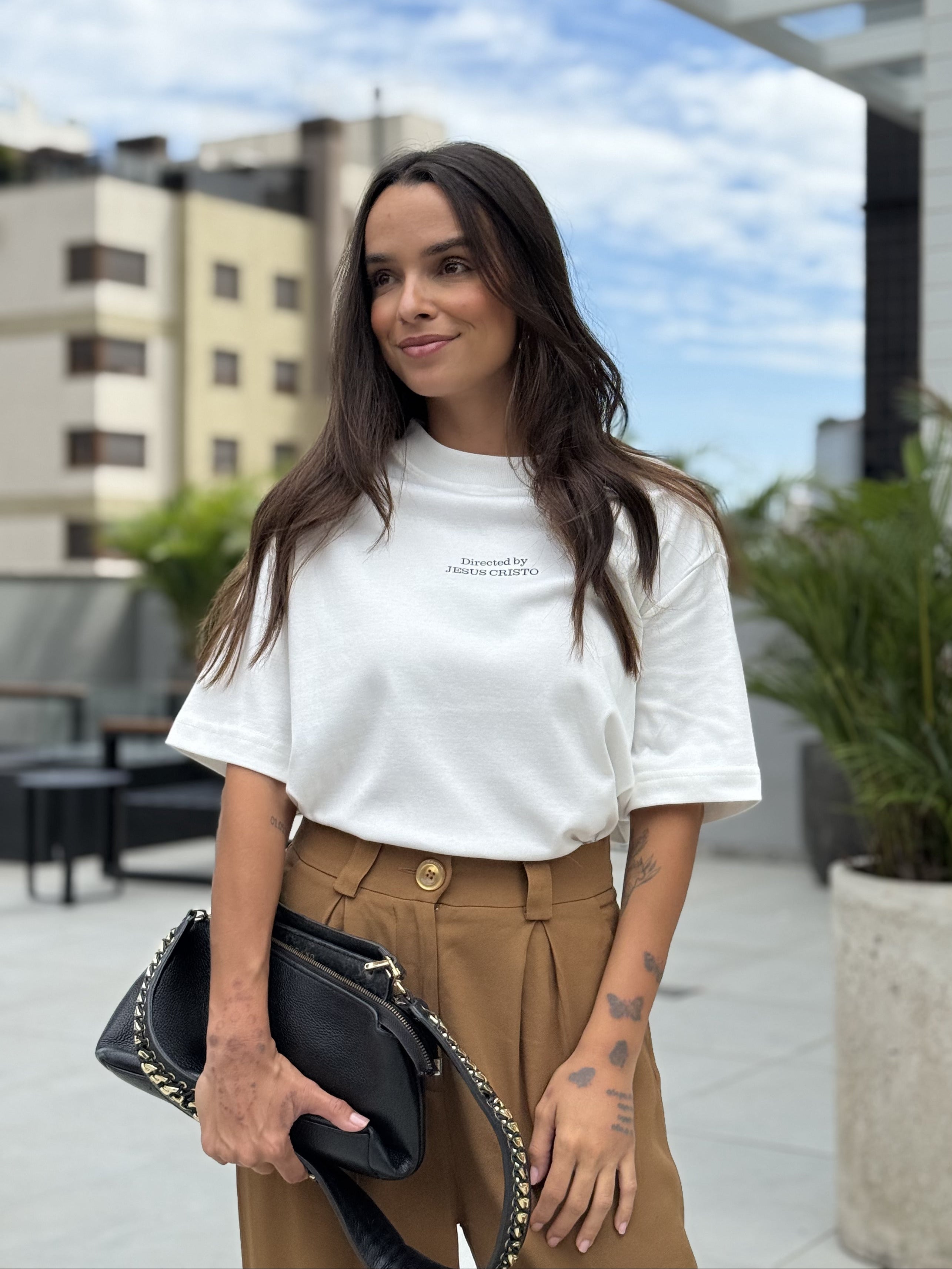 Camiseta Oversized Feminina - Directed by Jesus Cristo