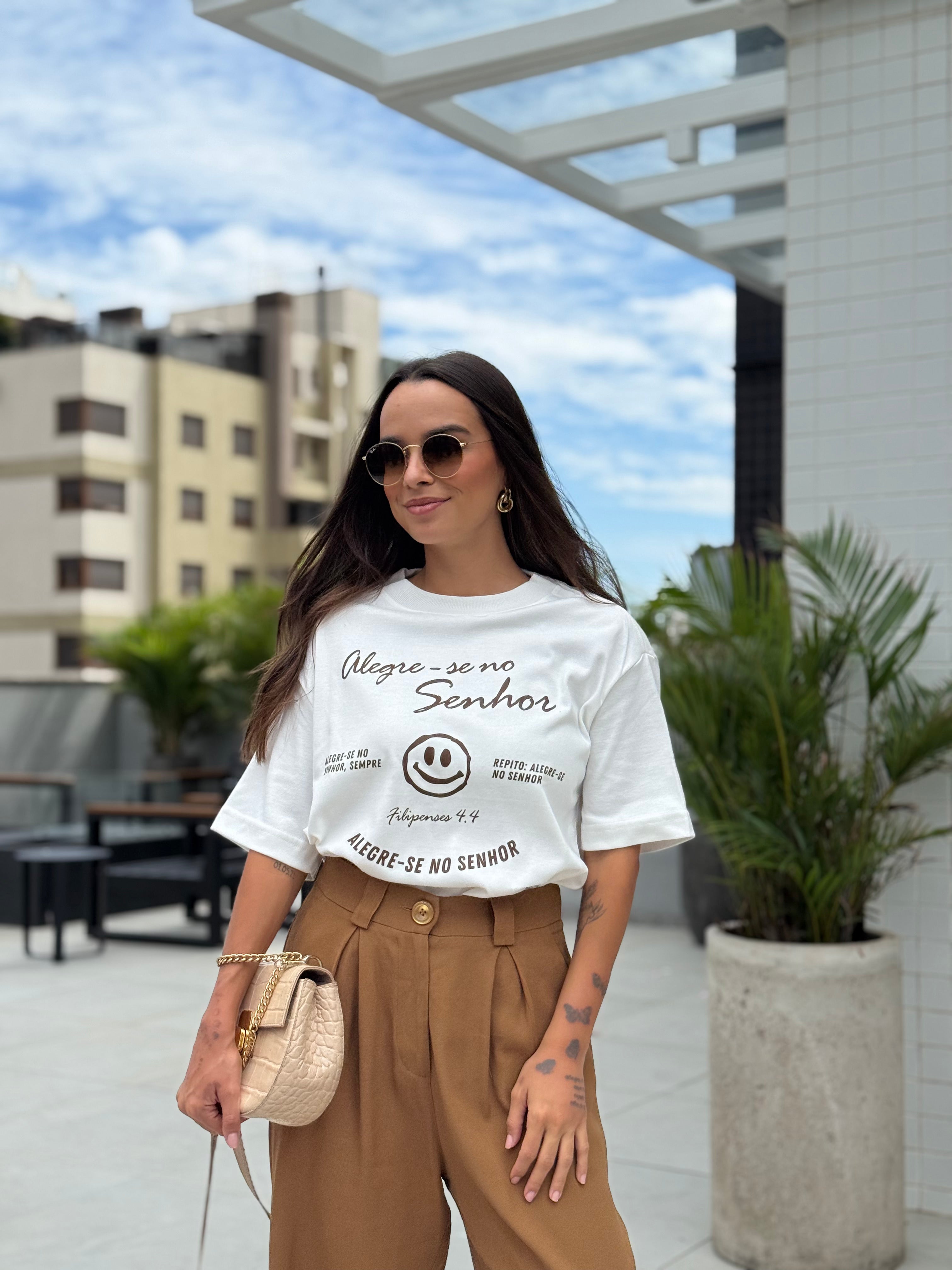 Camiseta Oversized - Alegre-se no Senhor Feminina