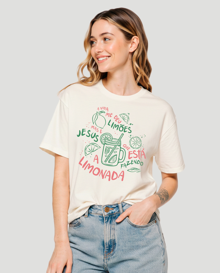 Camiseta Clássica Feminina - Limonada com Jesus