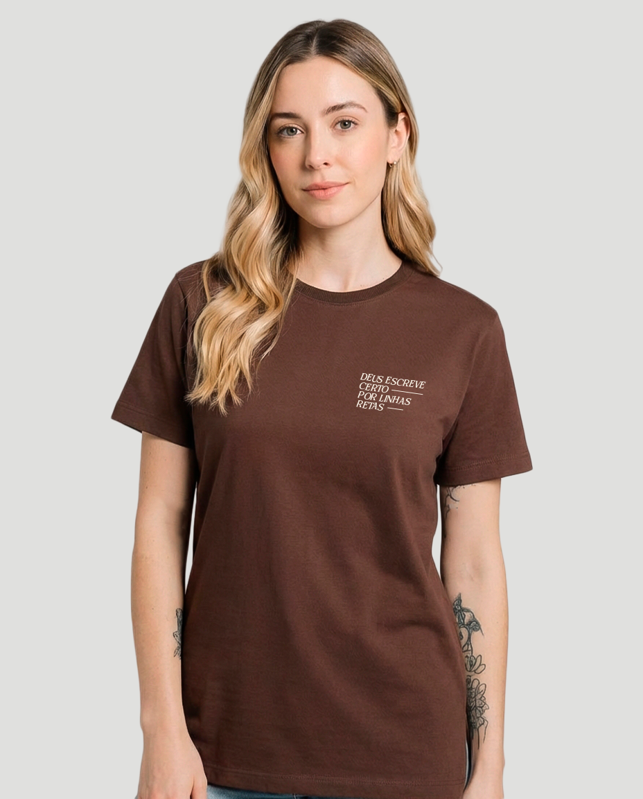 Camiseta Clássica - Deus escreve certo
