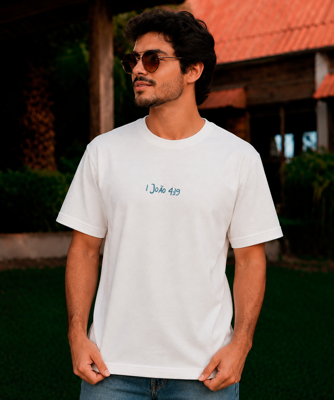 Camiseta Clássica Masculina - Ele Amou Primeiro