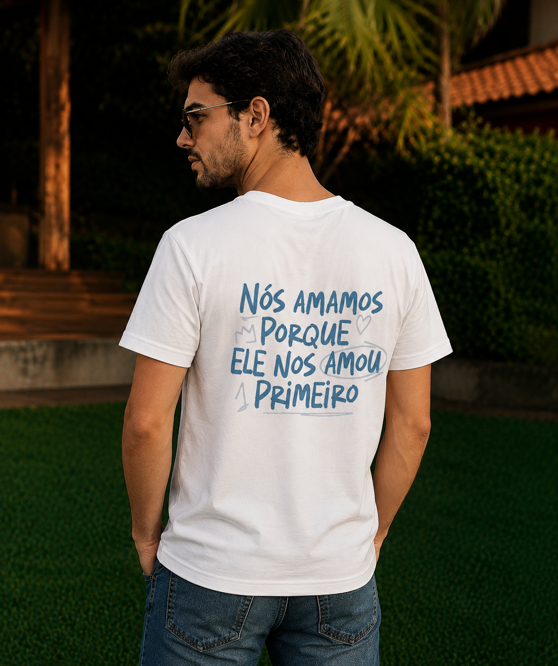 Camiseta Clássica Masculina - Ele Amou Primeiro